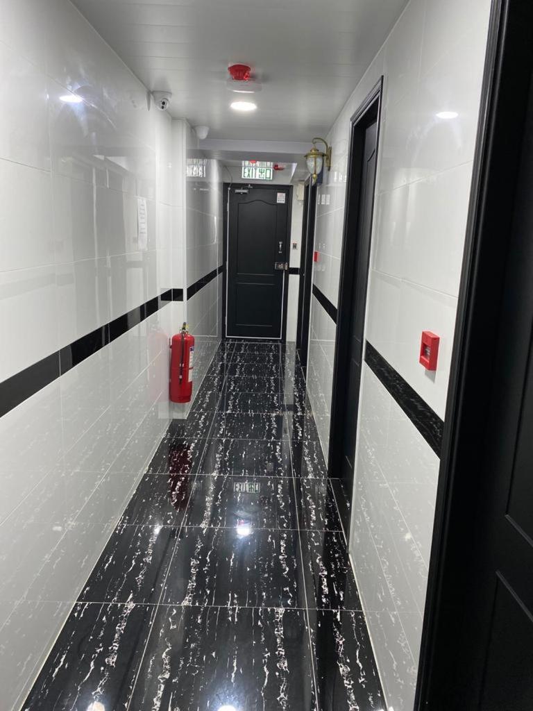 Day And Night Hostel Block D 10Th Floor Hong Kong Extérieur photo