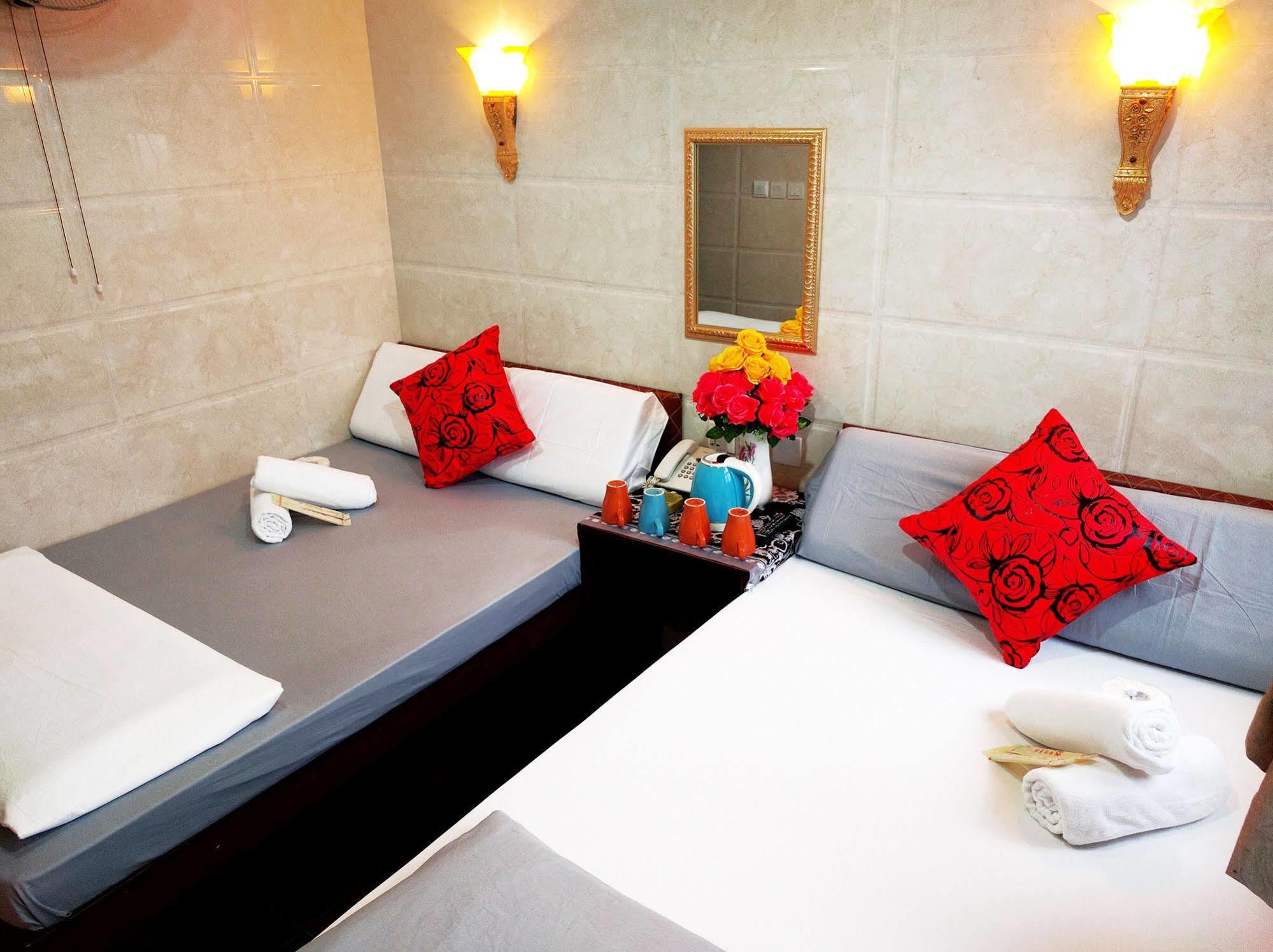 Day And Night Hostel Block D 10Th Floor Hong Kong Extérieur photo
